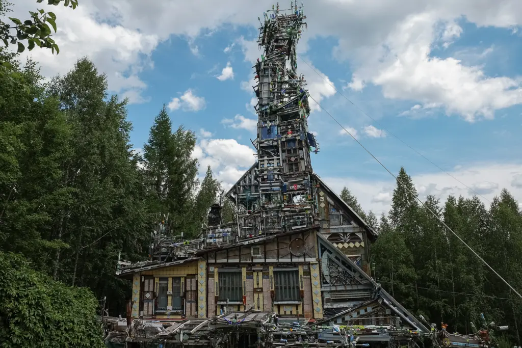 Строительство этого дома, вероятно, никогда не будет закончено
