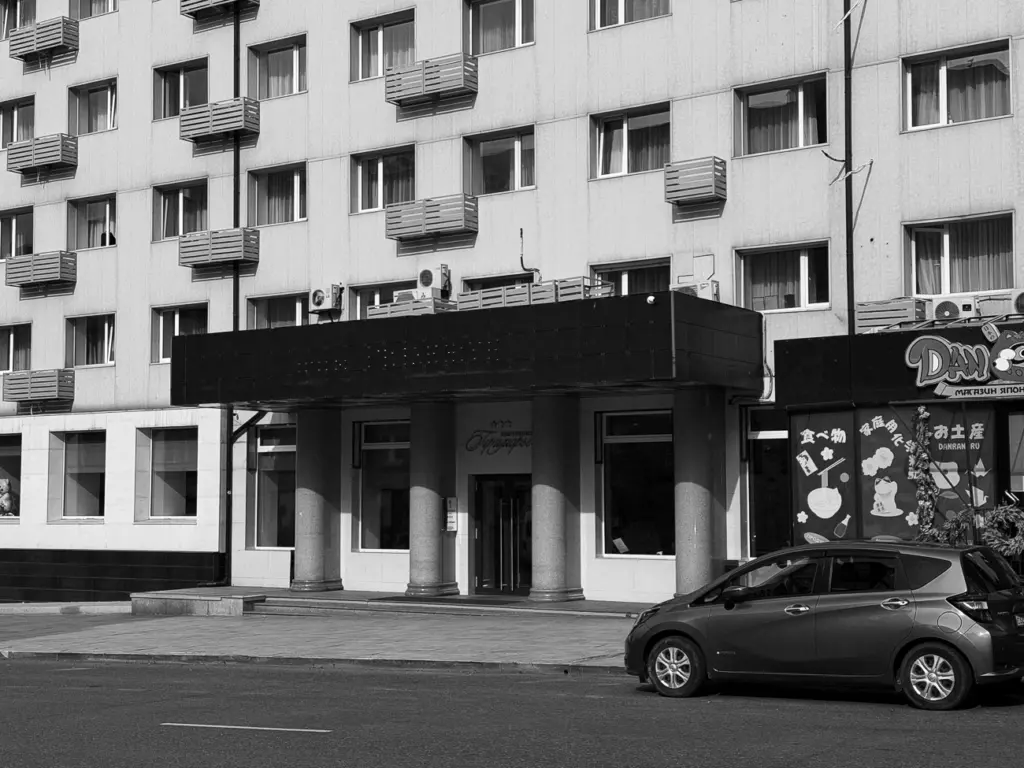 В гостинице «Приморье» раньше работало казино, которое считалось самым успешным игровым залом Владивостока