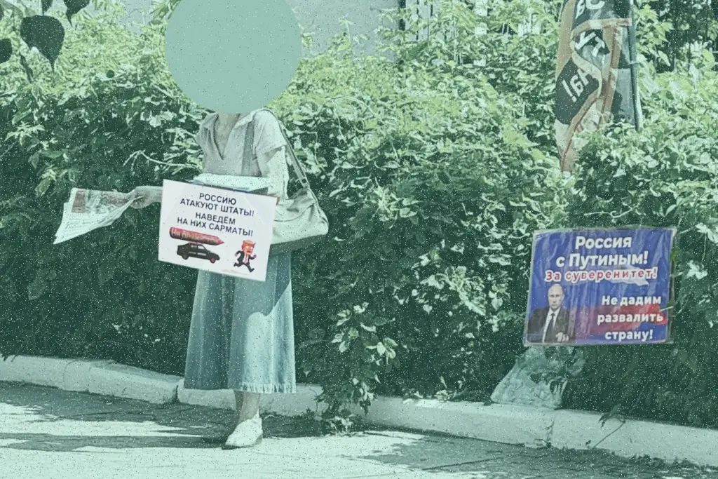 В июне преподавательница университета в Пензе стояла с этими плакатами в центре города